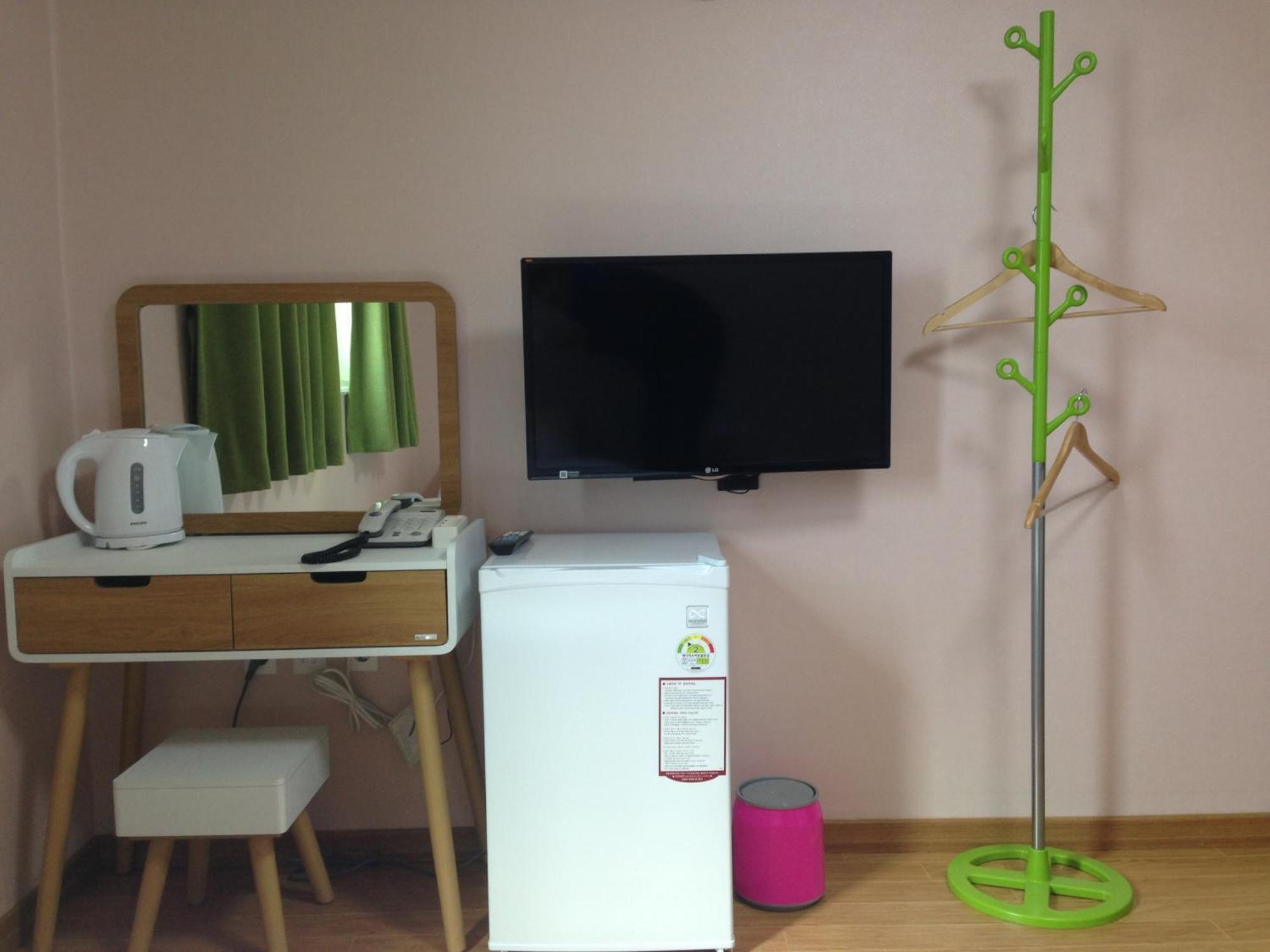 Jeju R Hotel & Guesthouse Zewnętrze zdjęcie