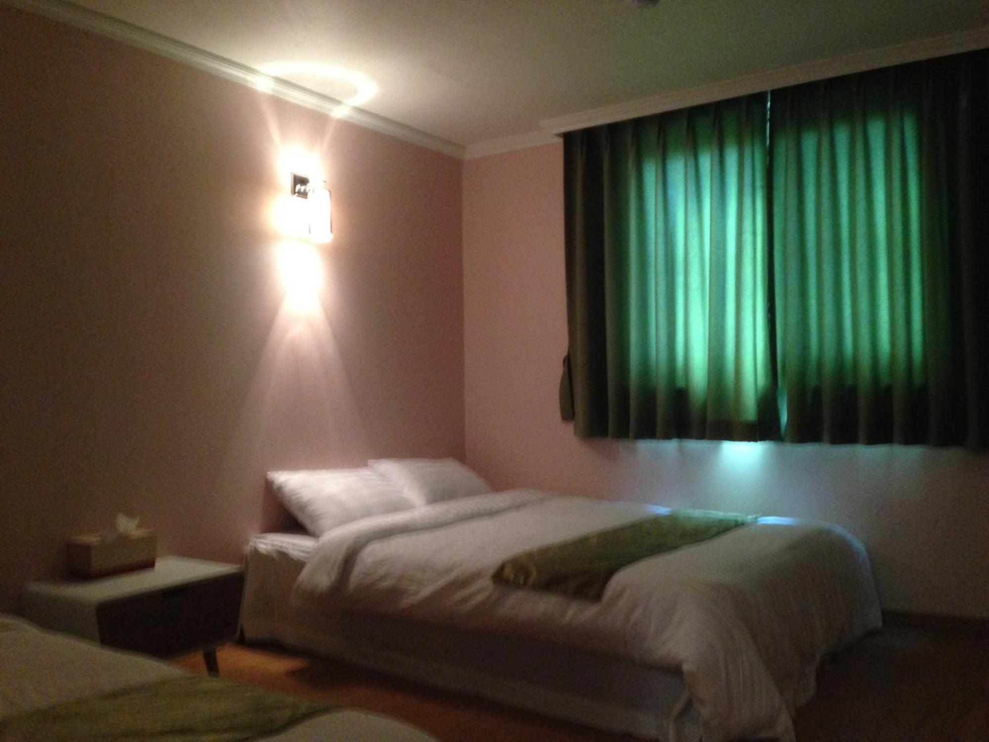Jeju R Hotel & Guesthouse Zewnętrze zdjęcie