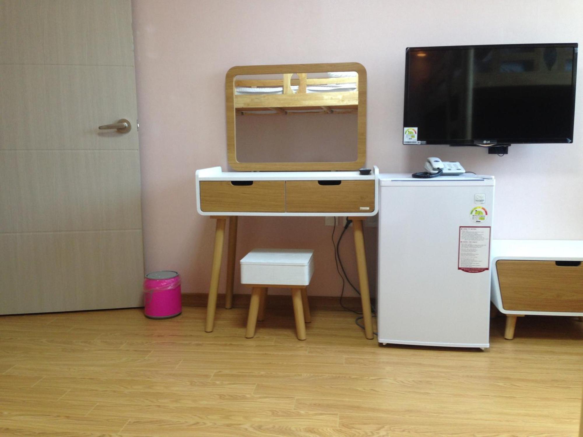 Jeju R Hotel & Guesthouse Zewnętrze zdjęcie