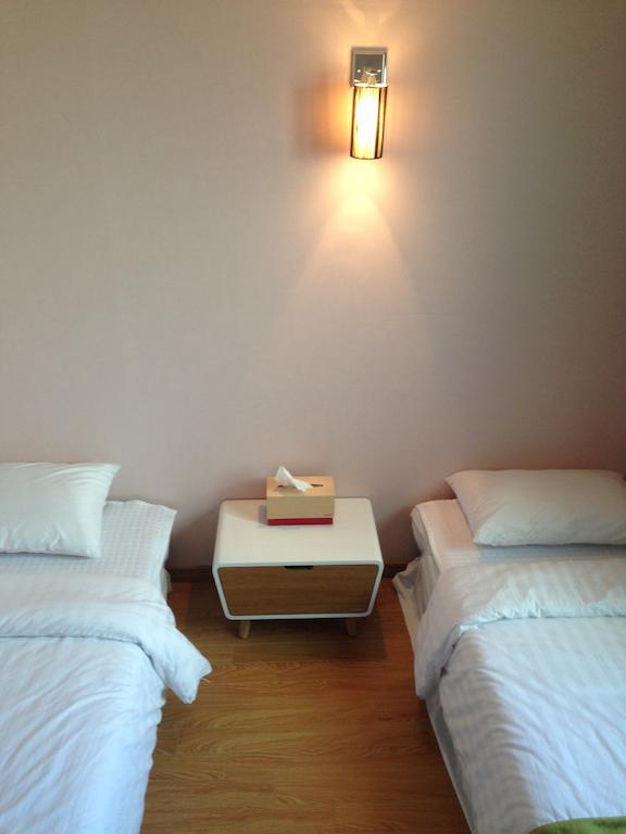 Jeju R Hotel & Guesthouse Pokój zdjęcie