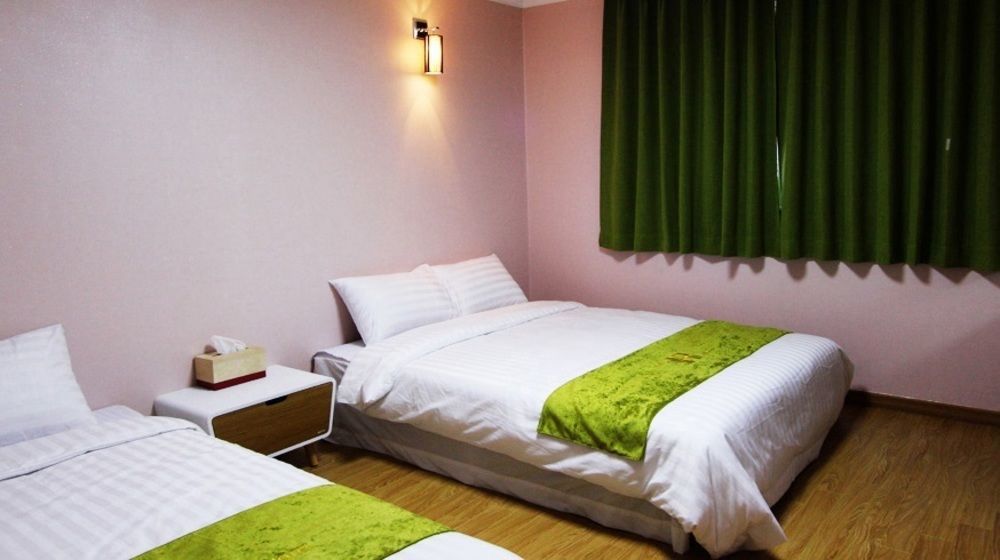 Jeju R Hotel & Guesthouse Zewnętrze zdjęcie