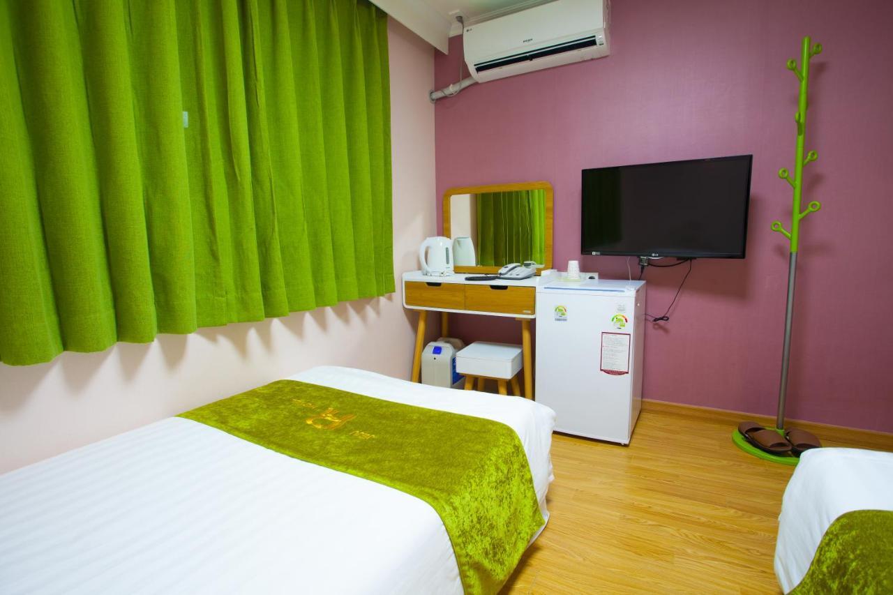 Jeju R Hotel & Guesthouse Zewnętrze zdjęcie